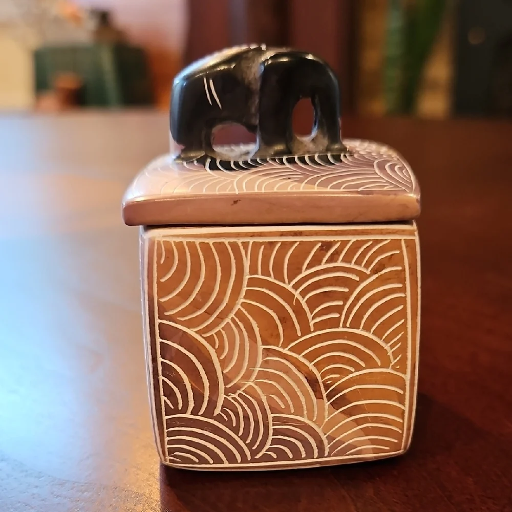 Beautifully Hand Carved Soapstone Cubic Elephant Box